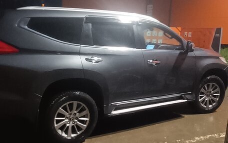 Mitsubishi Pajero Sport III рестайлинг, 2018 год, 2 100 000 рублей, 3 фотография