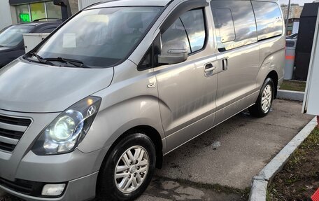 Hyundai Grand Starex Grand Starex I рестайлинг 2, 2016 год, 2 350 000 рублей, 3 фотография