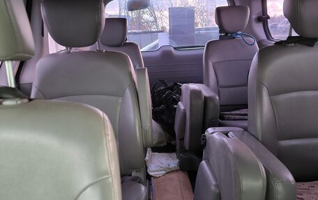 Hyundai Grand Starex Grand Starex I рестайлинг 2, 2016 год, 2 350 000 рублей, 8 фотография