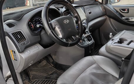 Hyundai Grand Starex Grand Starex I рестайлинг 2, 2016 год, 2 350 000 рублей, 11 фотография