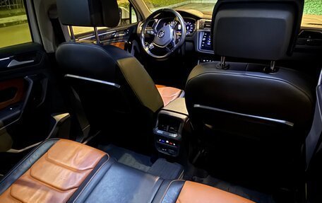 Volkswagen Tiguan II, 2019 год, 2 600 000 рублей, 3 фотография