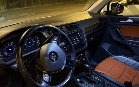 Volkswagen Tiguan II, 2019 год, 2 600 000 рублей, 2 фотография