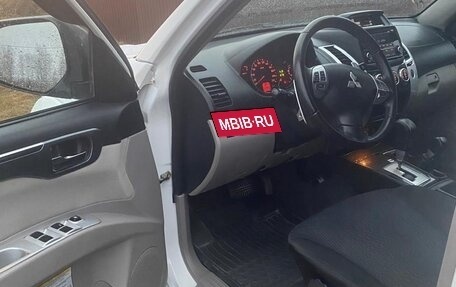 Mitsubishi Pajero Sport II рестайлинг, 2015 год, 1 938 000 рублей, 5 фотография