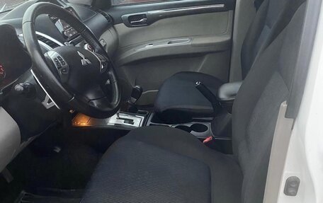 Mitsubishi Pajero Sport II рестайлинг, 2015 год, 1 938 000 рублей, 14 фотография