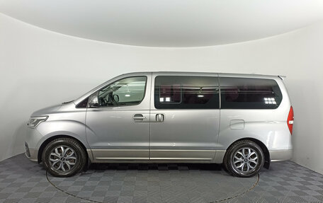 Hyundai Grand Starex Grand Starex I рестайлинг 2, 2018 год, 3 513 950 рублей, 12 фотография