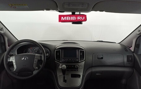 Hyundai Grand Starex Grand Starex I рестайлинг 2, 2018 год, 3 513 950 рублей, 18 фотография