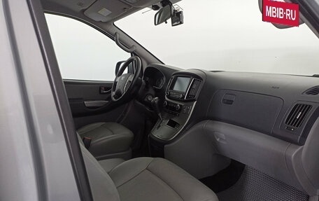 Hyundai Grand Starex Grand Starex I рестайлинг 2, 2018 год, 3 513 950 рублей, 15 фотография
