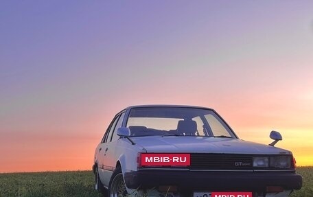 Toyota Carina, 1982 год, 350 000 рублей, 2 фотография