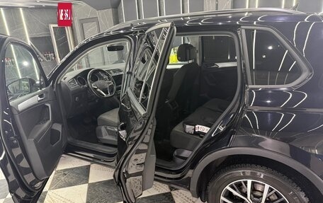 Volkswagen Tiguan II, 2021 год, 2 700 000 рублей, 4 фотография