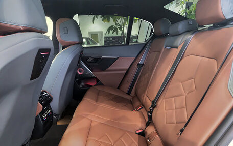 BMW 5 серия, 2024 год, 10 820 000 рублей, 15 фотография