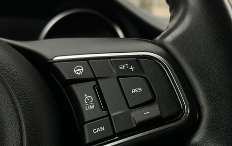 Jaguar E-Pace, 2018 год, 2 850 000 рублей, 16 фотография