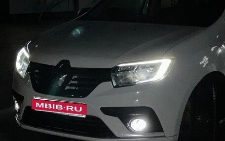 Renault Logan II, 2019 год, 800 000 рублей, 4 фотография