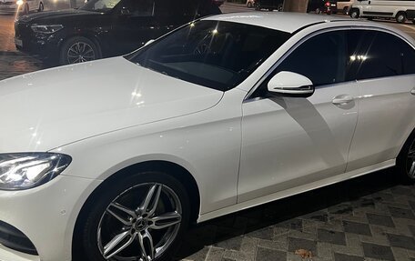 Mercedes-Benz E-Класс, 2018 год, 3 630 000 рублей, 2 фотография