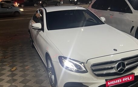 Mercedes-Benz E-Класс, 2018 год, 3 630 000 рублей, 4 фотография