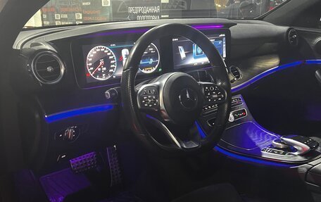 Mercedes-Benz E-Класс, 2018 год, 3 630 000 рублей, 5 фотография