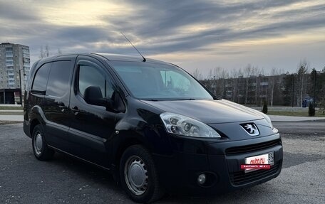 Peugeot Partner II рестайлинг 2, 2011 год, 850 000 рублей, 3 фотография