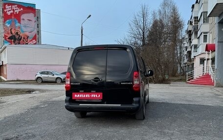 Peugeot Partner II рестайлинг 2, 2011 год, 850 000 рублей, 6 фотография