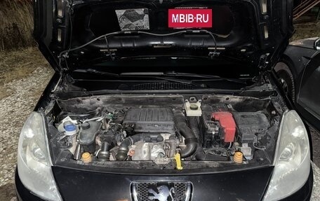 Peugeot Partner II рестайлинг 2, 2011 год, 850 000 рублей, 22 фотография