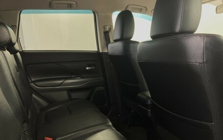 Mitsubishi Outlander III рестайлинг 3, 2017 год, 1 590 000 рублей, 14 фотография