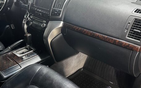 Toyota Land Cruiser 200, 2012 год, 2 980 000 рублей, 15 фотография