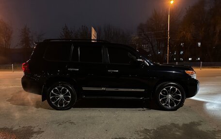 Toyota Land Cruiser 200, 2012 год, 2 980 000 рублей, 8 фотография