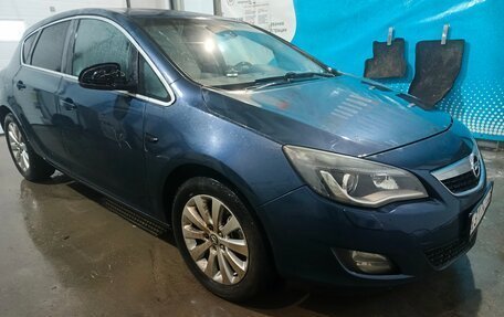 Opel Astra J, 2010 год, 625 000 рублей, 1 фотография