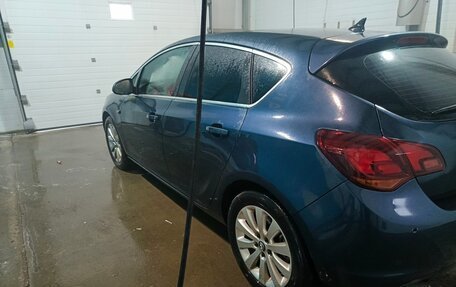 Opel Astra J, 2010 год, 625 000 рублей, 2 фотография