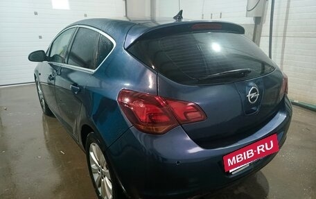 Opel Astra J, 2010 год, 625 000 рублей, 3 фотография