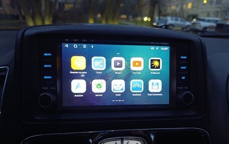 Chrysler Town & Country V рестайлинг, 2012 год, 1 500 000 рублей, 10 фотография