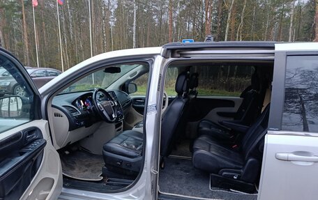 Chrysler Town & Country V рестайлинг, 2012 год, 1 500 000 рублей, 14 фотография