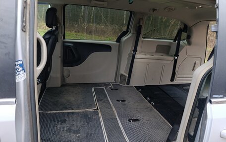 Chrysler Town & Country V рестайлинг, 2012 год, 1 500 000 рублей, 18 фотография