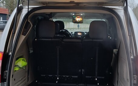 Chrysler Town & Country V рестайлинг, 2012 год, 1 500 000 рублей, 20 фотография