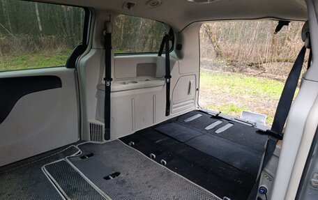 Chrysler Town & Country V рестайлинг, 2012 год, 1 500 000 рублей, 19 фотография