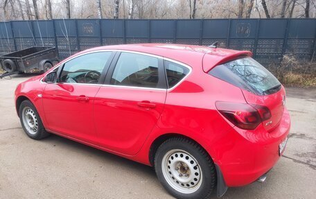 Opel Astra J, 2010 год, 630 000 рублей, 3 фотография