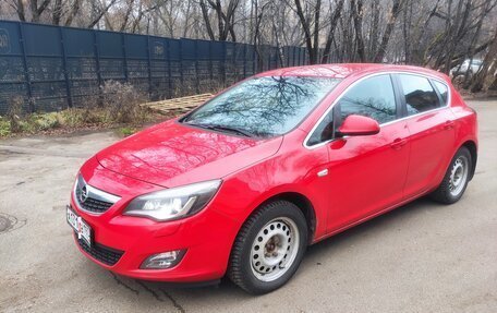 Opel Astra J, 2010 год, 630 000 рублей, 2 фотография