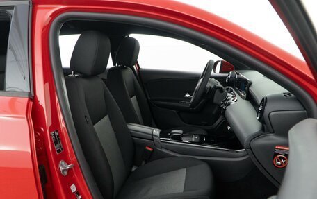 Mercedes-Benz A-Класс, 2019 год, 1 989 999 рублей, 8 фотография