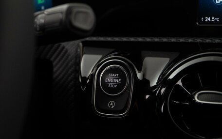 Mercedes-Benz A-Класс, 2019 год, 1 989 999 рублей, 17 фотография