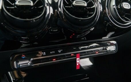 Mercedes-Benz A-Класс, 2019 год, 1 989 999 рублей, 18 фотография