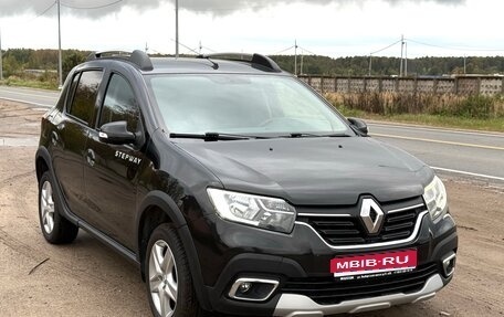 Renault Sandero II рестайлинг, 2020 год, 960 000 рублей, 1 фотография