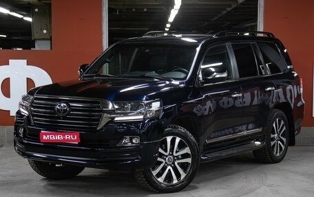 Toyota Land Cruiser 200, 2018 год, 8 898 000 рублей, 1 фотография