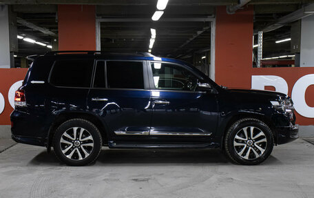 Toyota Land Cruiser 200, 2018 год, 8 898 000 рублей, 4 фотография