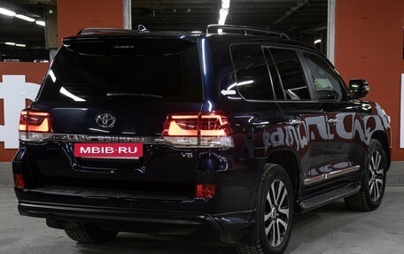 Toyota Land Cruiser 200, 2018 год, 8 898 000 рублей, 5 фотография