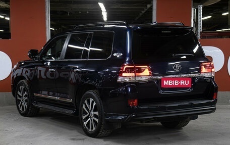 Toyota Land Cruiser 200, 2018 год, 8 898 000 рублей, 7 фотография