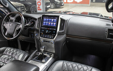 Toyota Land Cruiser 200, 2018 год, 8 898 000 рублей, 11 фотография
