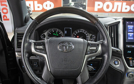 Toyota Land Cruiser 200, 2018 год, 8 898 000 рублей, 17 фотография