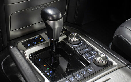 Toyota Land Cruiser 200, 2018 год, 8 898 000 рублей, 19 фотография