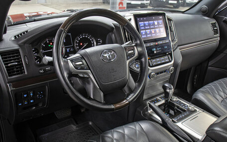 Toyota Land Cruiser 200, 2018 год, 8 898 000 рублей, 16 фотография