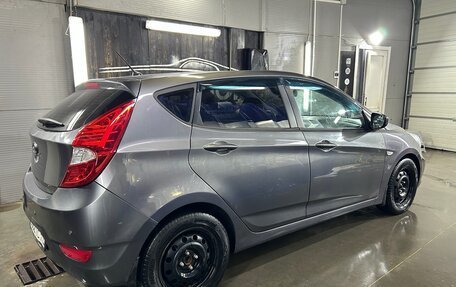 Hyundai Solaris II рестайлинг, 2011 год, 620 000 рублей, 3 фотография