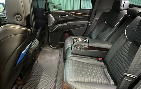 Cadillac Escalade V, 2023 год, 16 000 000 рублей, 13 фотография