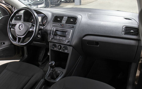 Volkswagen Polo VI (EU Market), 2015 год, 798 000 рублей, 11 фотография